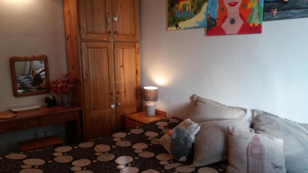 Comfy Home-Tropical Garden & 5 Min Walk To Beach 타마린 외부 사진