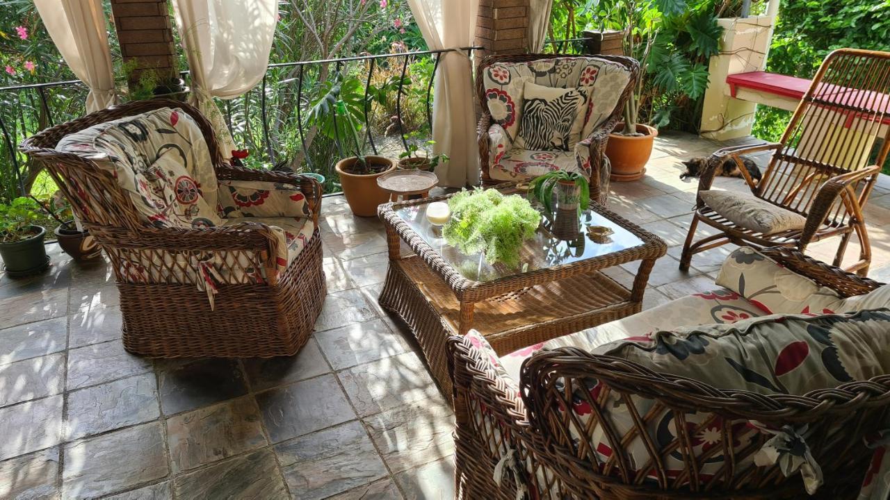 Comfy Home-Tropical Garden & 5 Min Walk To Beach 타마린 외부 사진